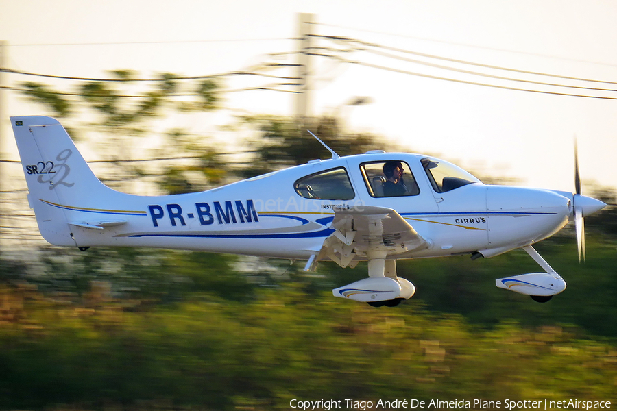 (Private) Cirrus SR22 G2 (PR-BMM) | Photo 482271