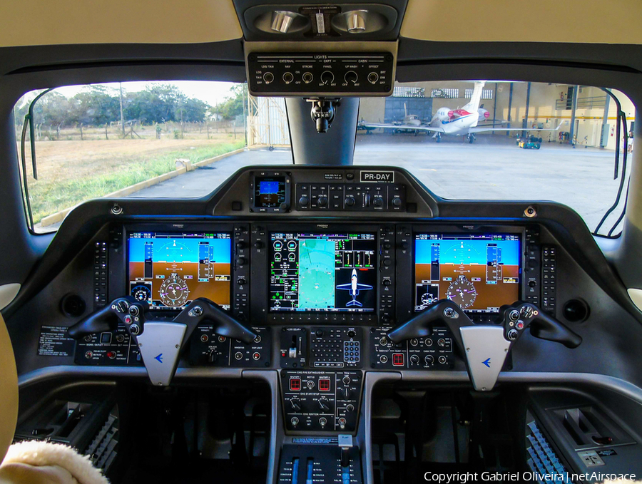 (Private) Embraer EMB-500 Phenom 100 (PR-DAY) | Photo 341177