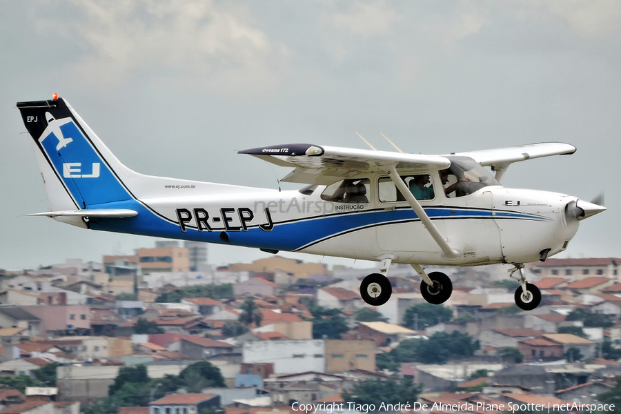 EJ - Escola de Aviacao Civil Cessna 172S Skyhawk SP (PR-EPJ) | Photo 551958