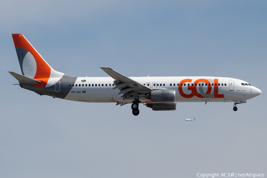 GOL Linhas Aéreas Boeing 737-809 (PR-GIU) | Photo 337944