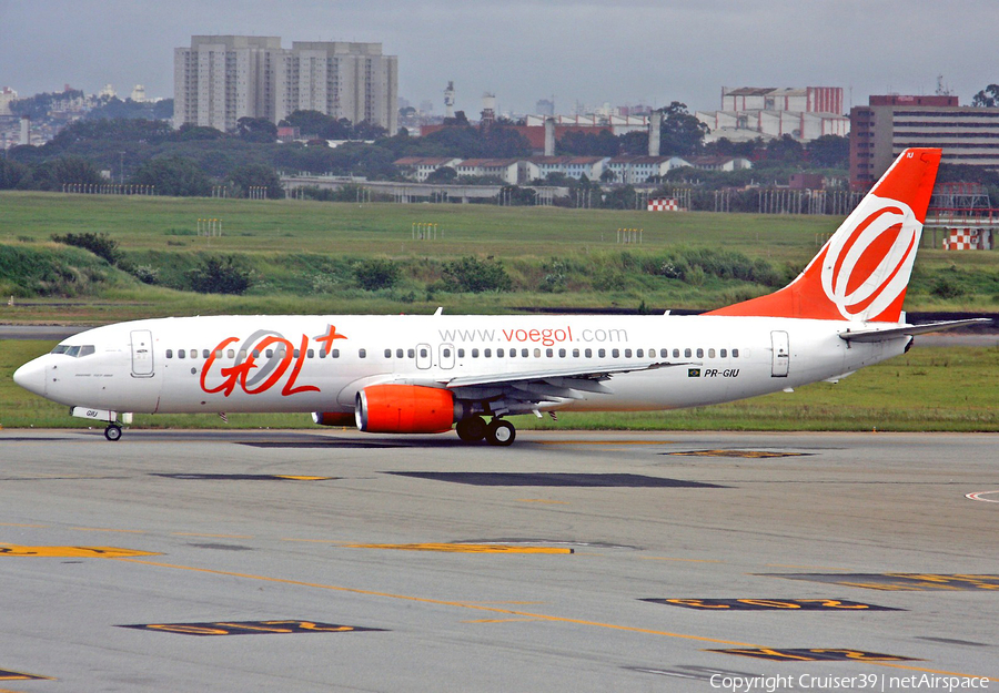 GOL Linhas Aéreas Boeing 737-809 (PR-GIU) | Photo 143878