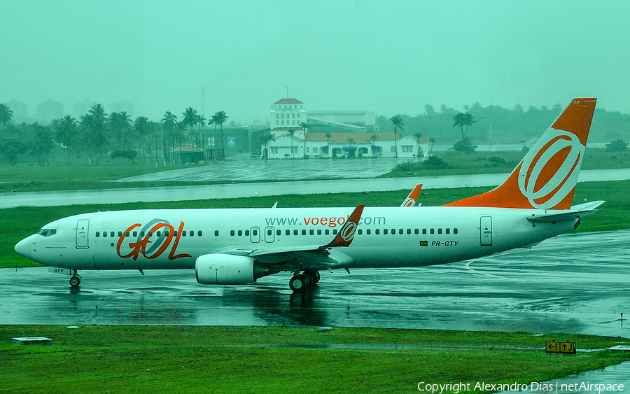 GOL Linhas Aéreas Boeing 737-8EH (PR-GTY) | Photo 507005