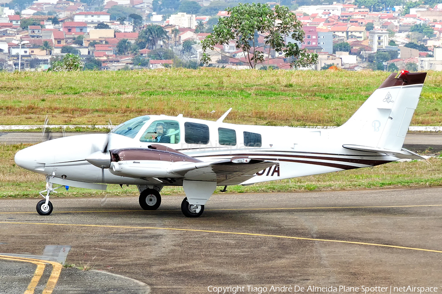 (Private) Beech 58 Baron (PR-JIA) | Photo 523531