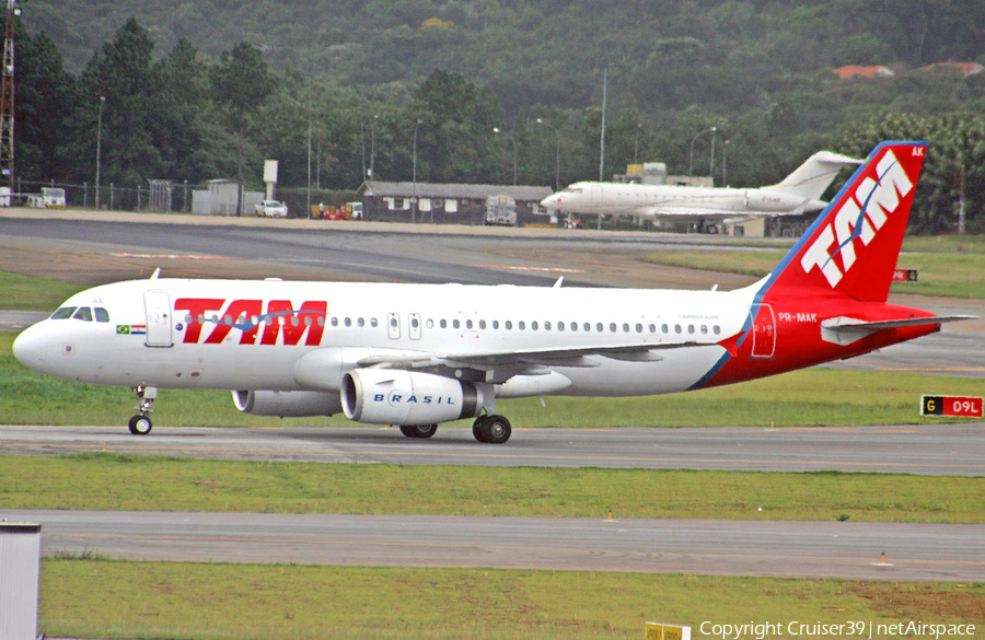 TAM Brazilian Airlines Airbus A320-232 (PR-MAK) | Photo 143876