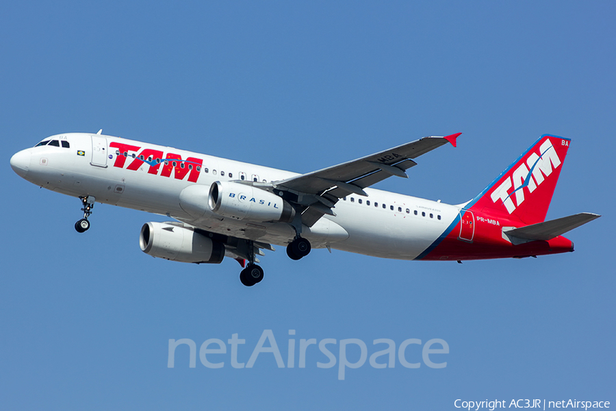 TAM Brazilian Airlines Airbus A320-232 (PR-MBA) | Photo 329291