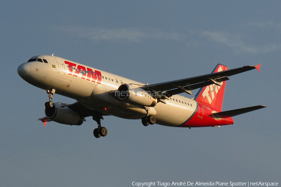TAM Brazilian Airlines Airbus A320-232 (PR-MBA) | Photo 375144