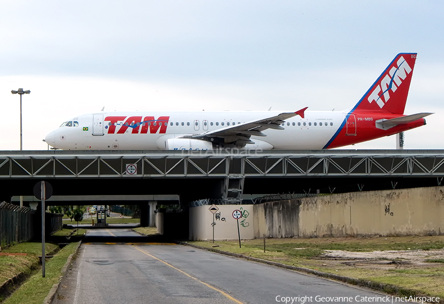 TAM Brazilian Airlines Airbus A320-232 (PR-MBG) | Photo 334792
