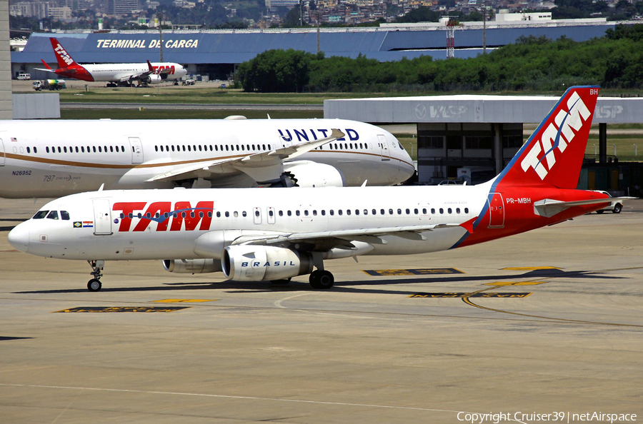 TAM Brazilian Airlines Airbus A320-232 (PR-MBH) | Photo 147792
