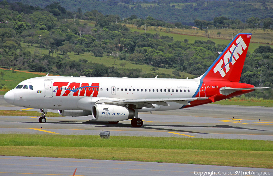 TAM Brazilian Airlines Airbus A319-132 (PR-MBV) | Photo 145361