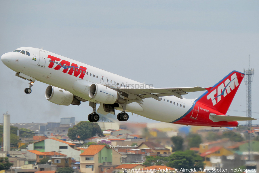 TAM Brazilian Airlines Airbus A320-214 (PR-MHB) | Photo 410067