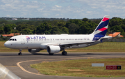 LATAM Airlines Brasil Airbus A320-214 (PR-MHG) at  Teresina - Senador Petrônio Portella, Brazil