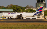 LATAM Airlines Brasil Airbus A320-214 (PR-MHP) at  Teresina - Senador Petrônio Portella, Brazil