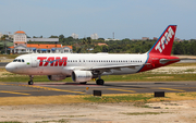 TAM Brazilian Airlines Airbus A320-214 (PR-MHQ) at  Salvador - International (Deputado Luís Eduardo Magalhães), Brazil
