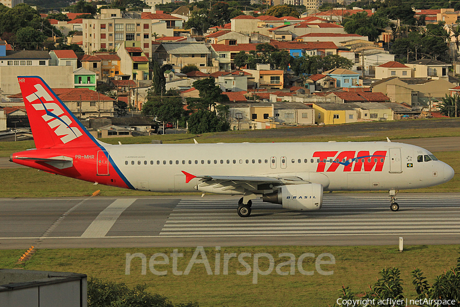 TAM Brazilian Airlines Airbus A320-214 (PR-MHR) | Photo 420264