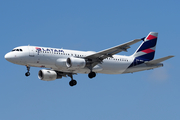 LATAM Airlines Brasil Airbus A320-214 (PR-MHU) at  Sao Paulo - Guarulhos - Andre Franco Montoro (Cumbica), Brazil