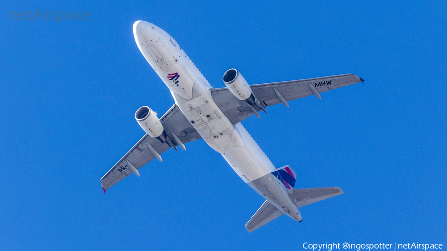 LATAM Airlines Brasil Airbus A320-214 (PR-MHW) | Photo 393975