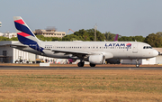 LATAM Airlines Brasil Airbus A320-214 (PR-MHZ) at  Teresina - Senador Petrônio Portella, Brazil