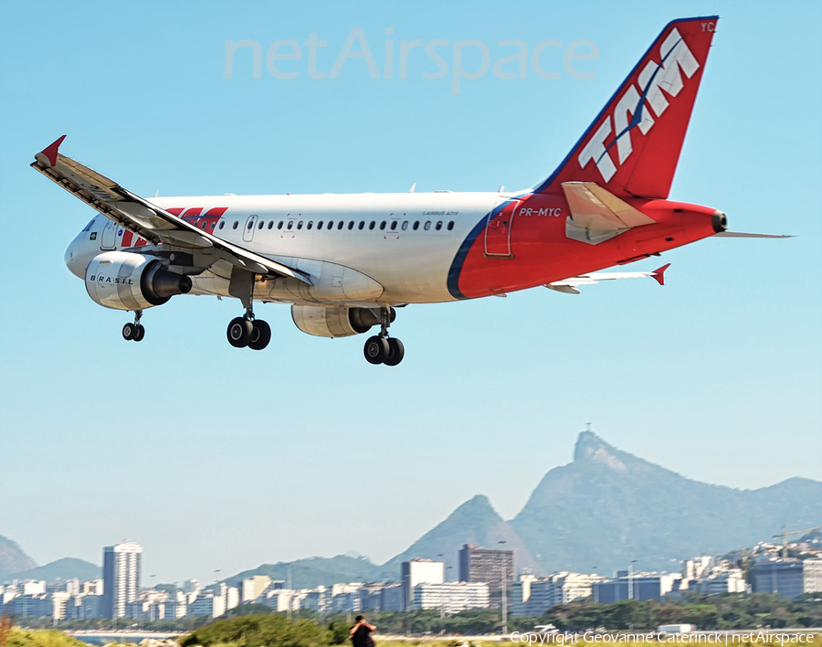 TAM Brazilian Airlines Airbus A319-112 (PR-MYC) | Photo 332727