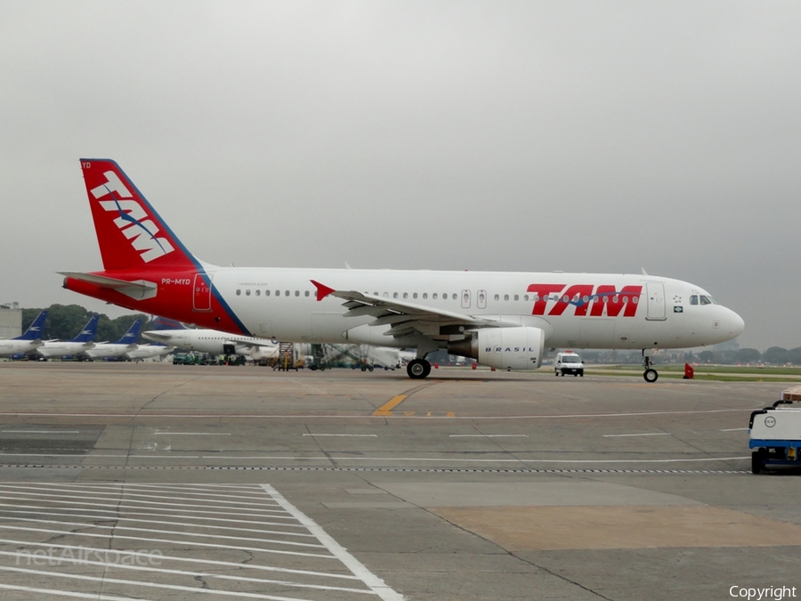 TAM Brazilian Airlines Airbus A320-214 (PR-MYD) | Photo 46366