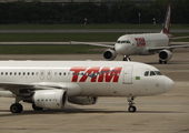 TAM Brazilian Airlines Airbus A320-214 (PR-MYG) at  Rio De Janeiro - Galeao - Antonio Carlos Jobim International, Brazil