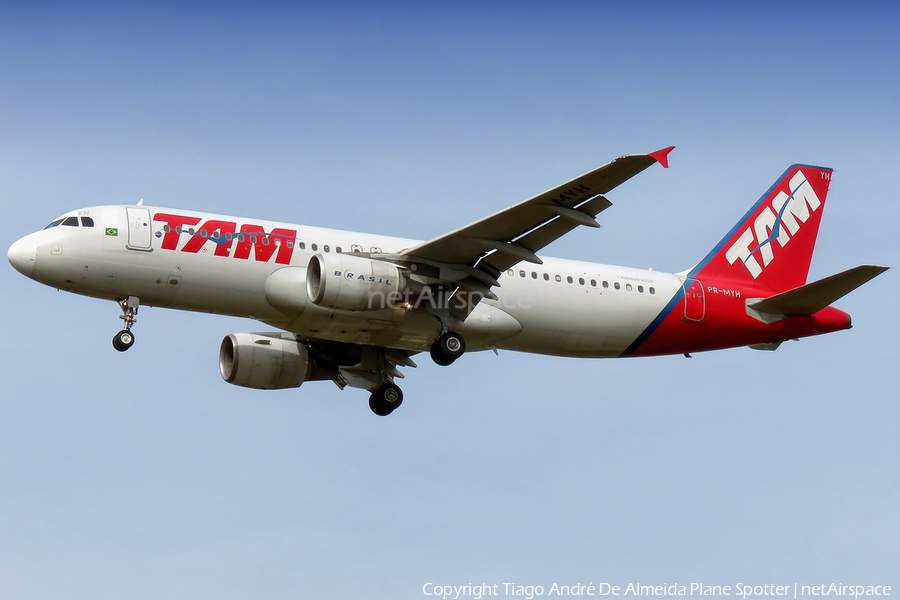 TAM Brazilian Airlines Airbus A320-214 (PR-MYH) | Photo 403865