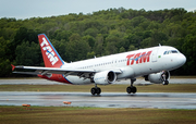 TAM Brazilian Airlines Airbus A320-214 (PR-MYI) at  Rio De Janeiro - Galeao - Antonio Carlos Jobim International, Brazil