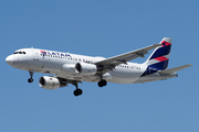 LATAM Airlines Brasil Airbus A320-214 (PR-MYK) at  Sao Paulo - Guarulhos - Andre Franco Montoro (Cumbica), Brazil