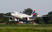 LATAM Airlines Brasil Airbus A320-214 (PR-MYK) at  Teresina - Senador Petrônio Portella, Brazil