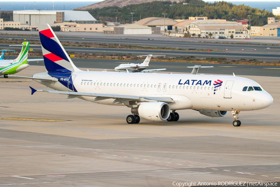 LATAM Airlines Brasil Airbus A320-214 (PR-MYO) | Photo 445419