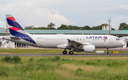 LATAM Airlines Brasil Airbus A320-214 (PR-MYT) at  Teresina - Senador Petrônio Portella, Brazil