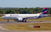 LATAM Airlines Brasil Airbus A320-214 (PR-MYW) at  Teresina - Senador Petrônio Portella, Brazil