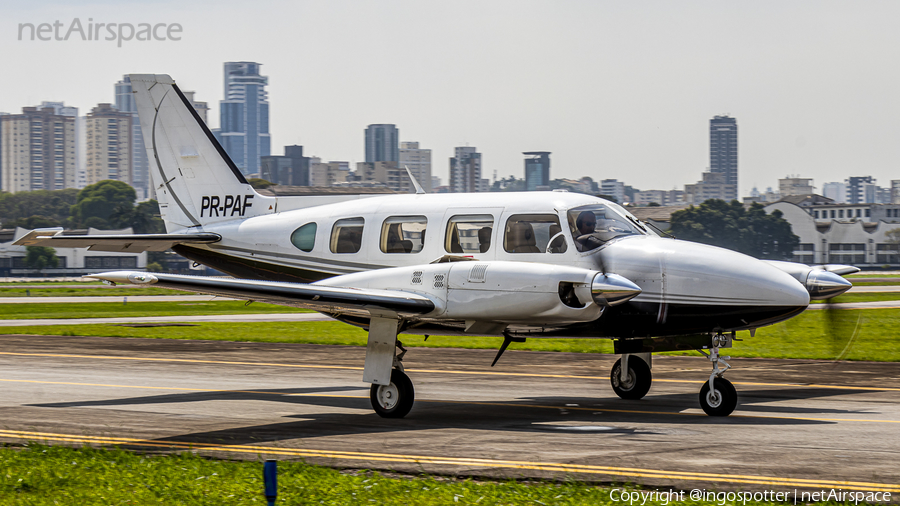 (Private) Piper PA-31-325 Navajo c/r (PR-PAF) | Photo 471742
