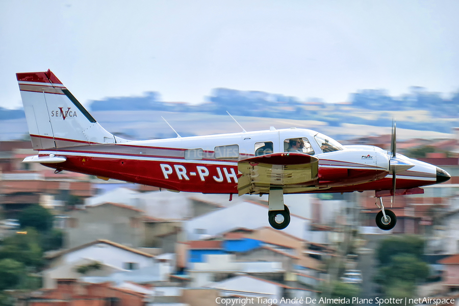 (Private) Piper PA-34-220T Seneca V (PR-PJH) | Photo 520635