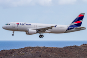 LATAM Airlines Brasil Airbus A320-214 (PR-TQC) at  Gran Canaria, Spain