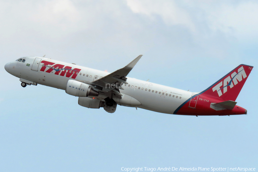 TAM Brazilian Airlines Airbus A320-214 (PR-TYA) | Photo 408907