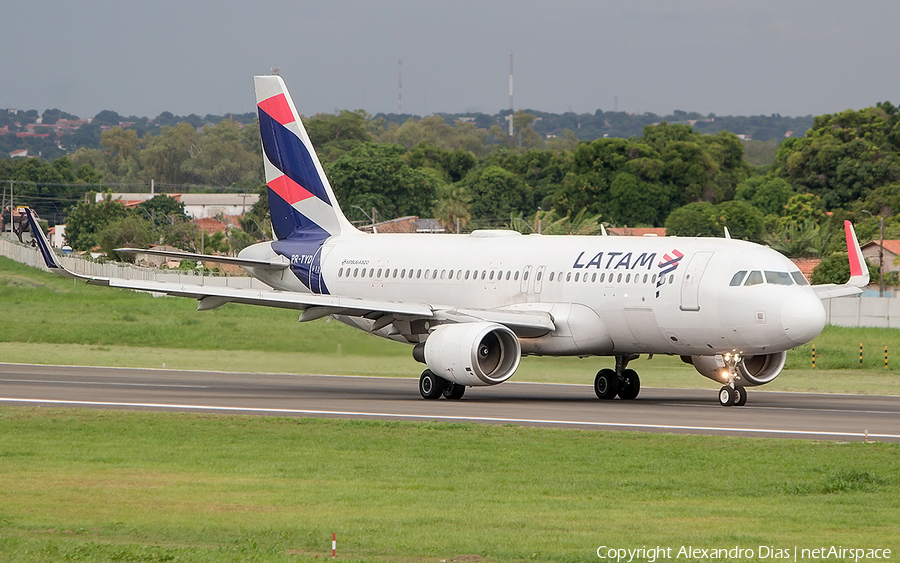 LATAM Airlines Brasil Airbus A320-214 (PR-TYD) | Photo 606712