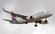 LATAM Airlines Brasil Airbus A320-214 (PR-TYF) at  Teresina - Senador Petrônio Portella, Brazil