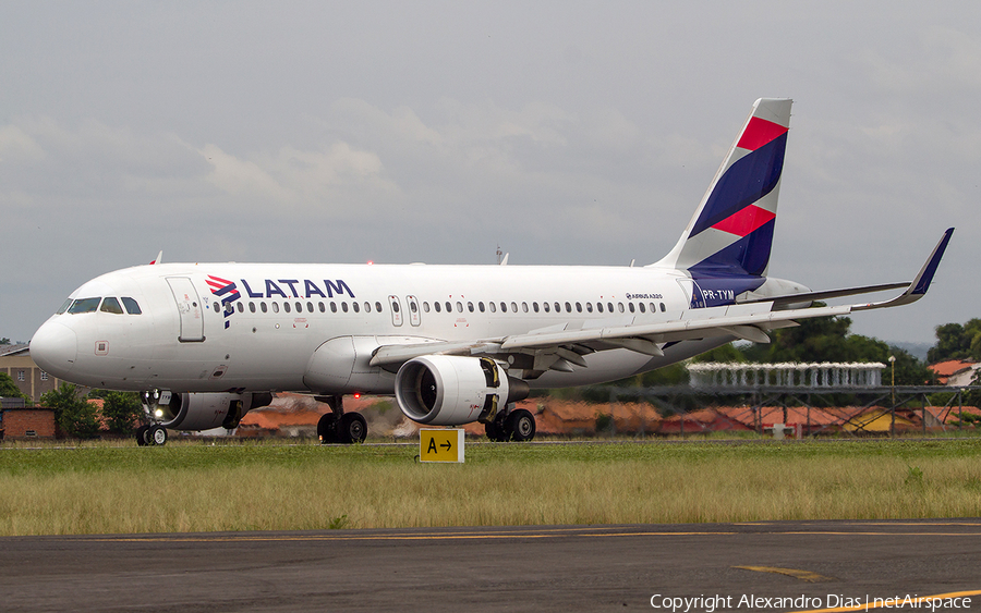 LATAM Airlines Brasil Airbus A320-214 (PR-TYM) | Photo 493495