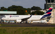 LATAM Airlines Brasil Airbus A320-214 (PR-TYN) at  Teresina - Senador Petrônio Portella, Brazil