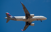 LATAM Airlines Brasil Airbus A320-214 (PR-TYN) at  Teresina - Senador Petrônio Portella, Brazil