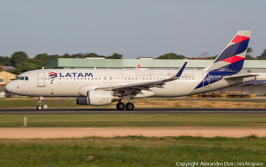 LATAM Airlines Brasil Airbus A320-214 (PR-TYP) | Photo 660788