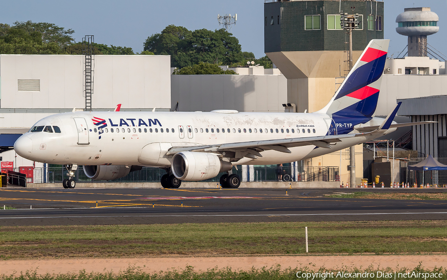 LATAM Airlines Brasil Airbus A320-214 (PR-TYP) | Photo 660789