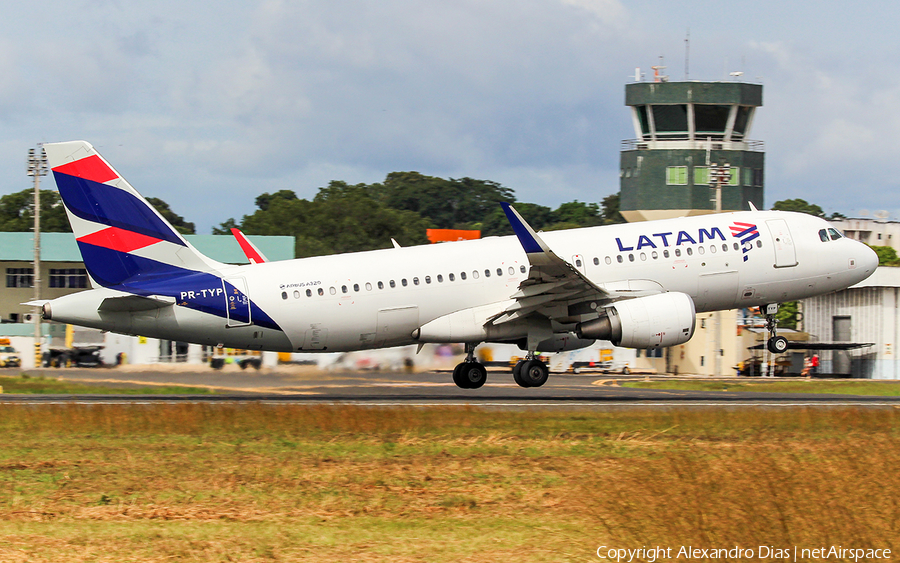 LATAM Airlines Brasil Airbus A320-214 (PR-TYP) | Photo 513337