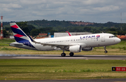 LATAM Airlines Brasil Airbus A320-214 (PR-TYV) at  Teresina - Senador Petrônio Portella, Brazil