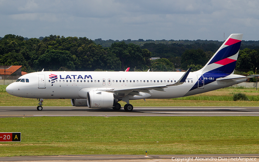 LATAM Airlines Brasil Airbus A320-271N (PR-XBJ) | Photo 555846