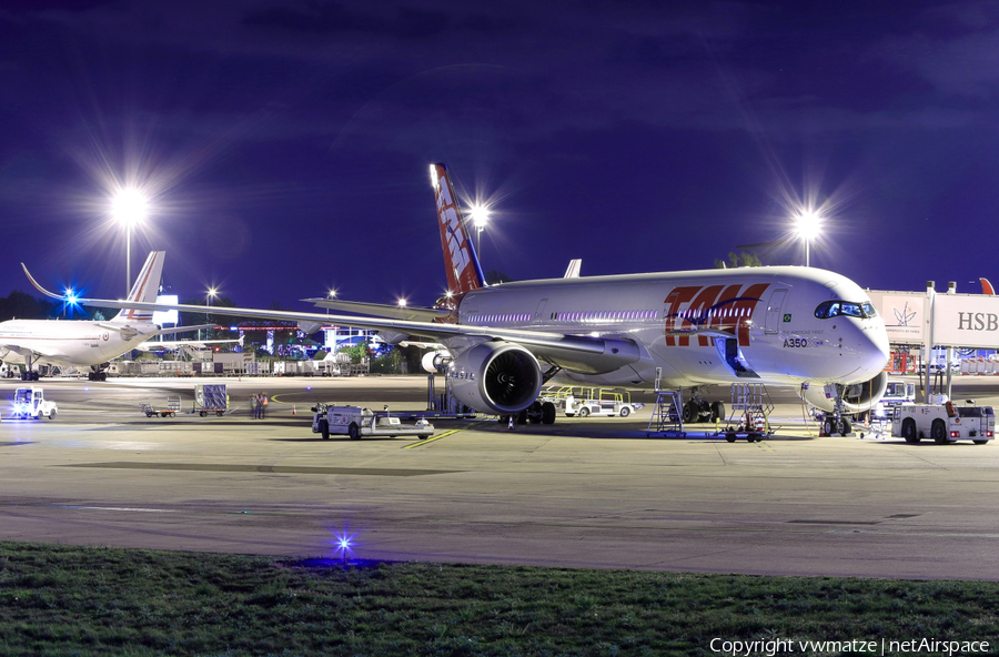 TAM Brazilian Airlines Airbus A350-941 (PR-XTA) | Photo 157236