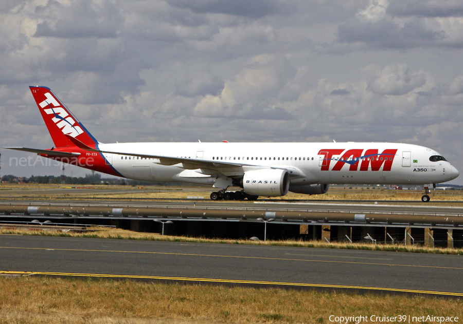 TAM Brazilian Airlines Airbus A350-941 (PR-XTA) | Photo 374418