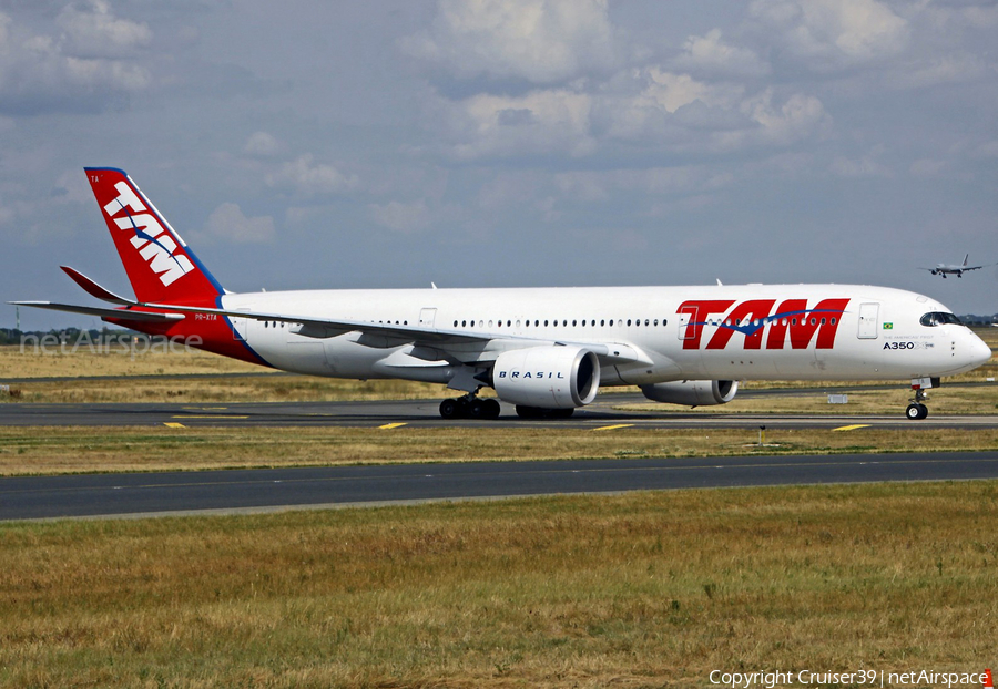 TAM Brazilian Airlines Airbus A350-941 (PR-XTA) | Photo 374432