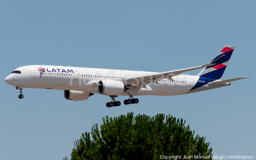 LATAM Airlines Brasil Airbus A350-941 (PR-XTC) | Photo 392493