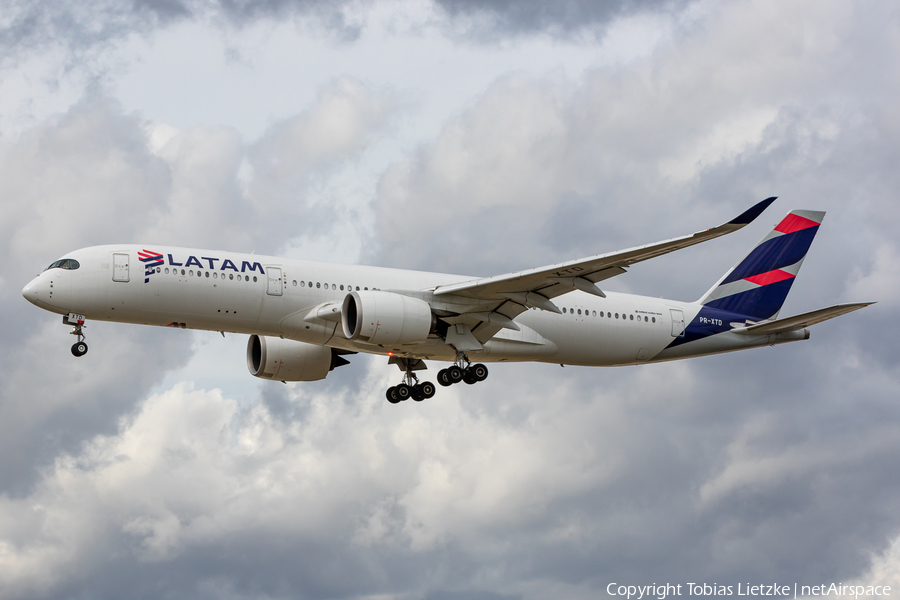 LATAM Airlines Brasil Airbus A350-941 (PR-XTD) | Photo 400940